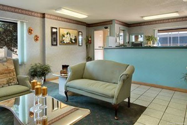 SUPER 8 MOTEL - MAGEE (Magee)